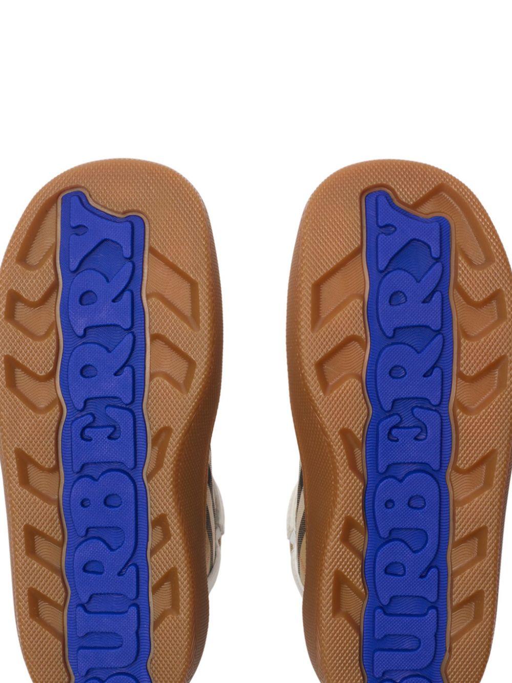 Sneakers alte per bambina Burberry Kids beige a quadri - Image 4